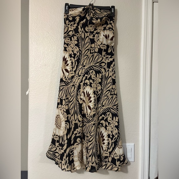 Ann Taylor Dresses & Skirts - Beautiful 100% silk halter neck printed dress. Black, tan and cream color.